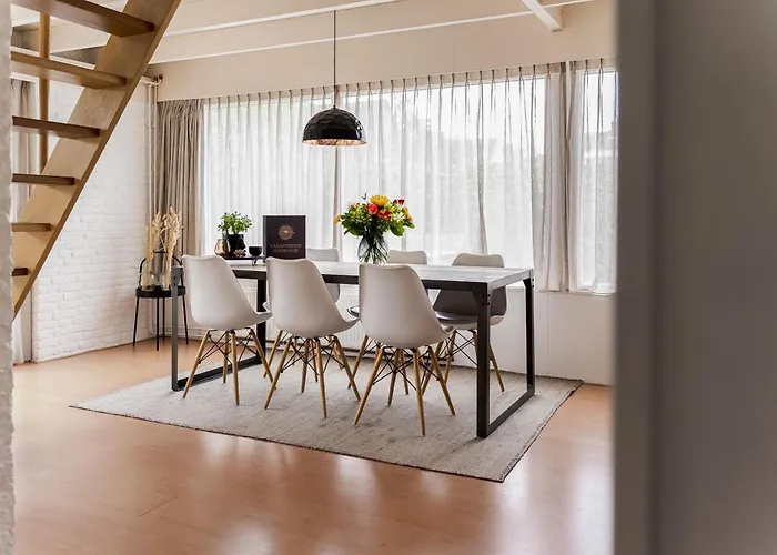 - Het Kleine Nest - Nabij Het Meer, & Keukenhof *